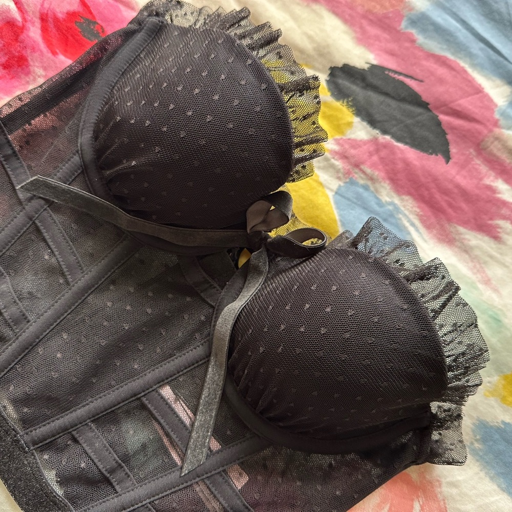 NEW Victoria’s Secret Lace Bustier Top - Picture 2 of 5